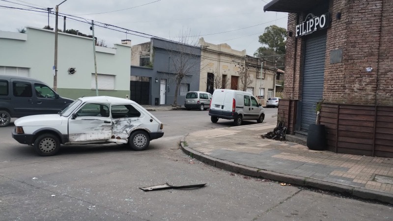 Violento choque en la esquina de Necochea y Lavalle